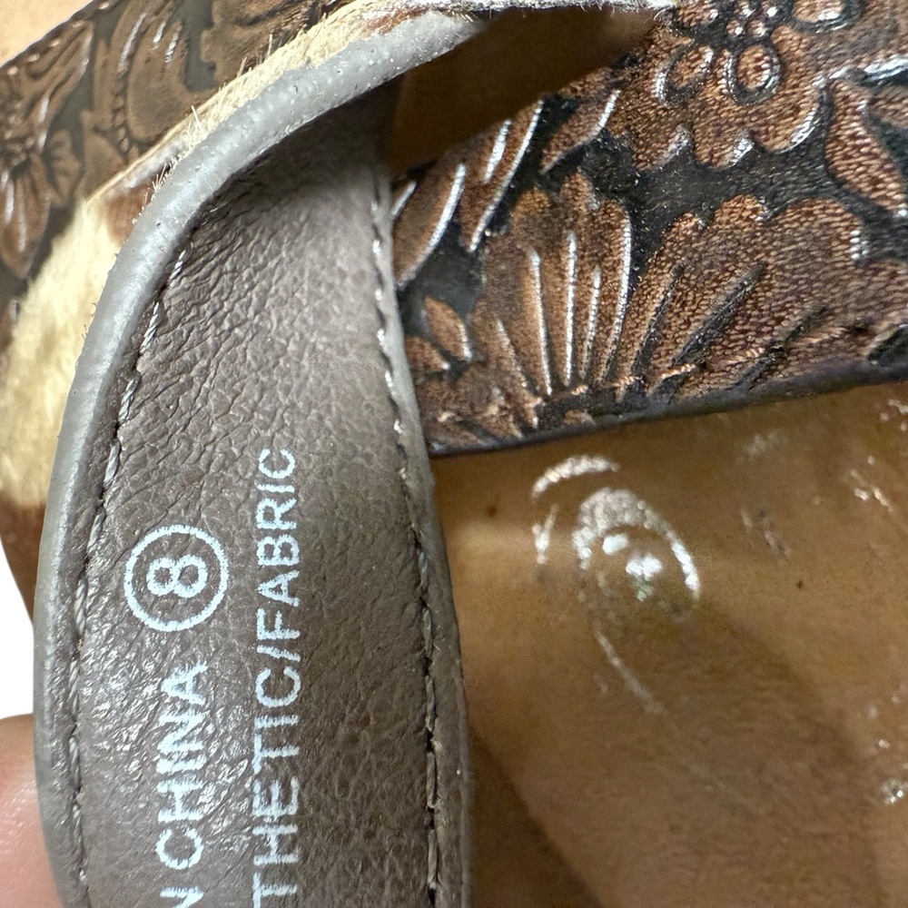 VERY G WOMENS BROWN TOOLED COW HIDE Western Boutique SANDALS Size 8 - Picture 8 of 9